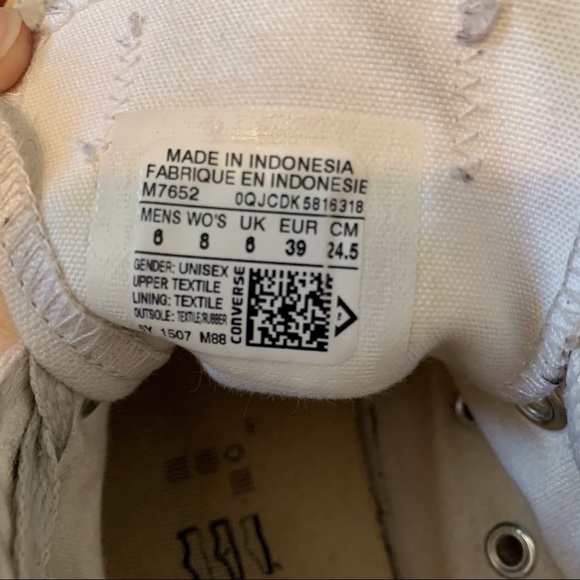 White Converse Mens 6/Womens 8 - Picture 2 of 5